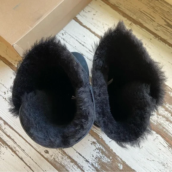 ✨SOLD✨UGG Bailey Button Triplet II Boots - Picture 10 of 11
